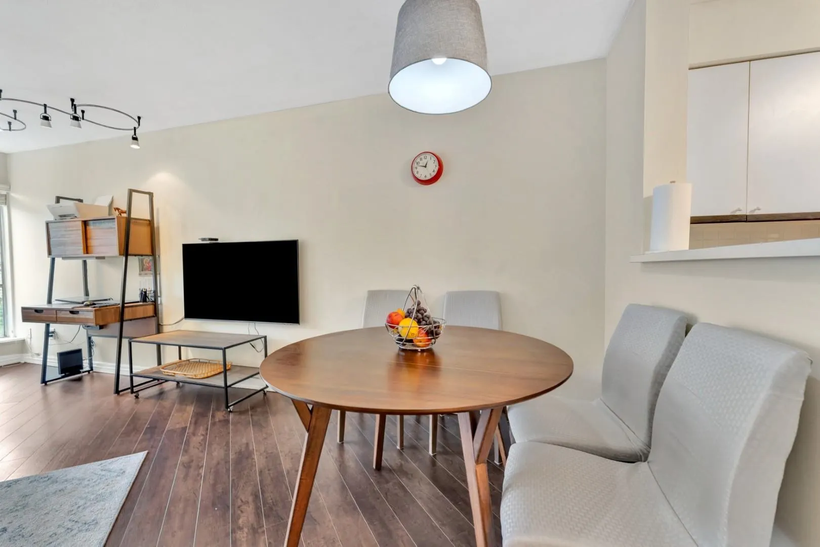 2401 Hawthorne Avenue #203