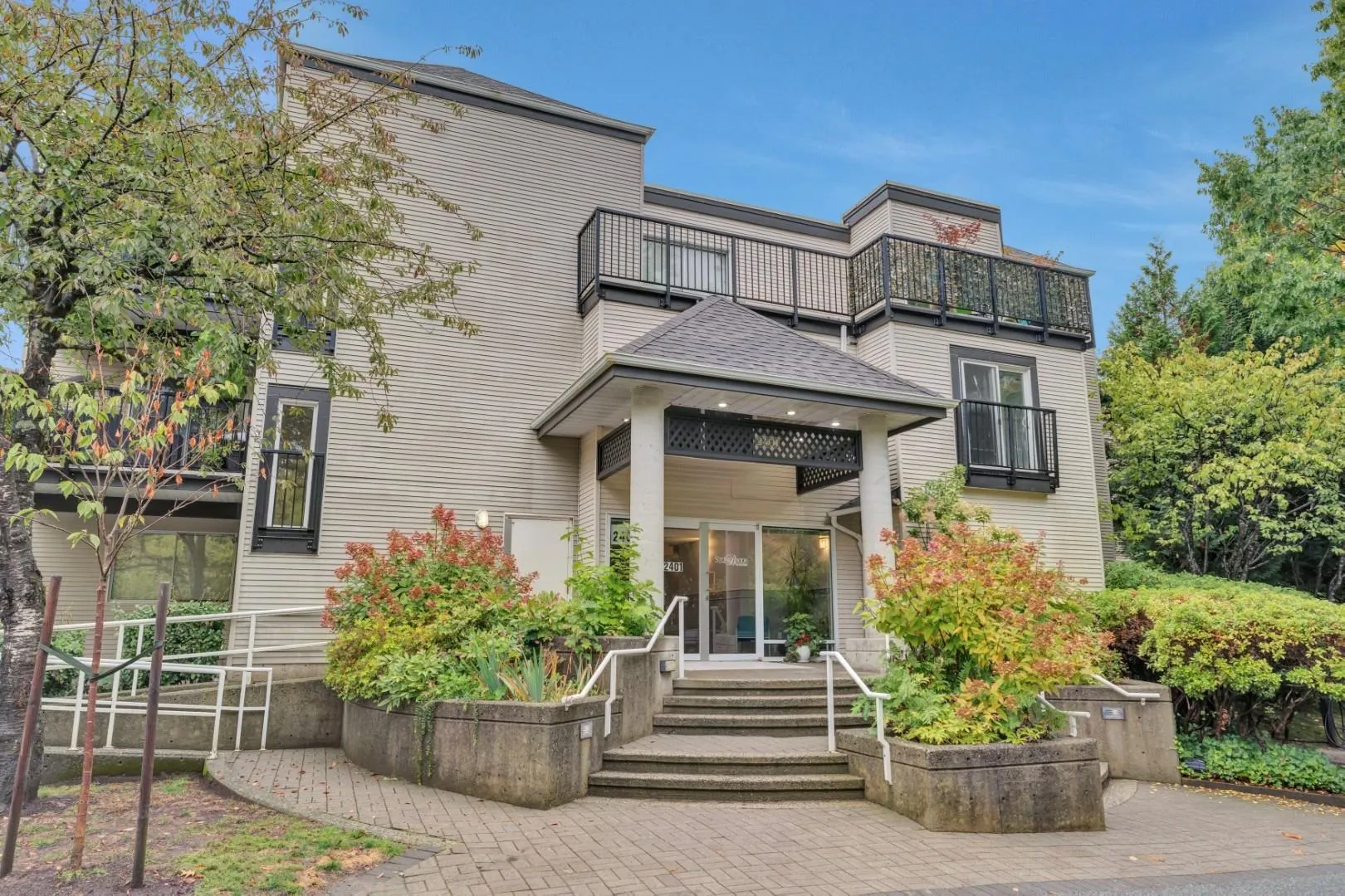 2401 Hawthorne Avenue #203