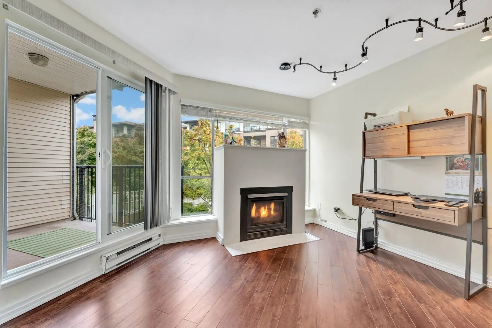 2401 Hawthorne Avenue #203