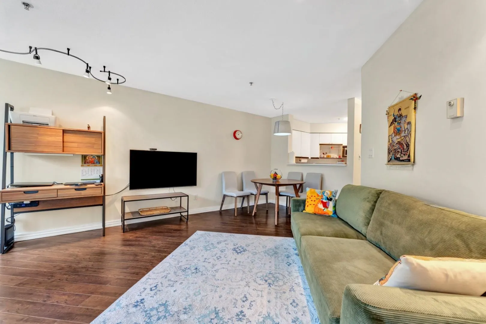 2401 Hawthorne Avenue #203