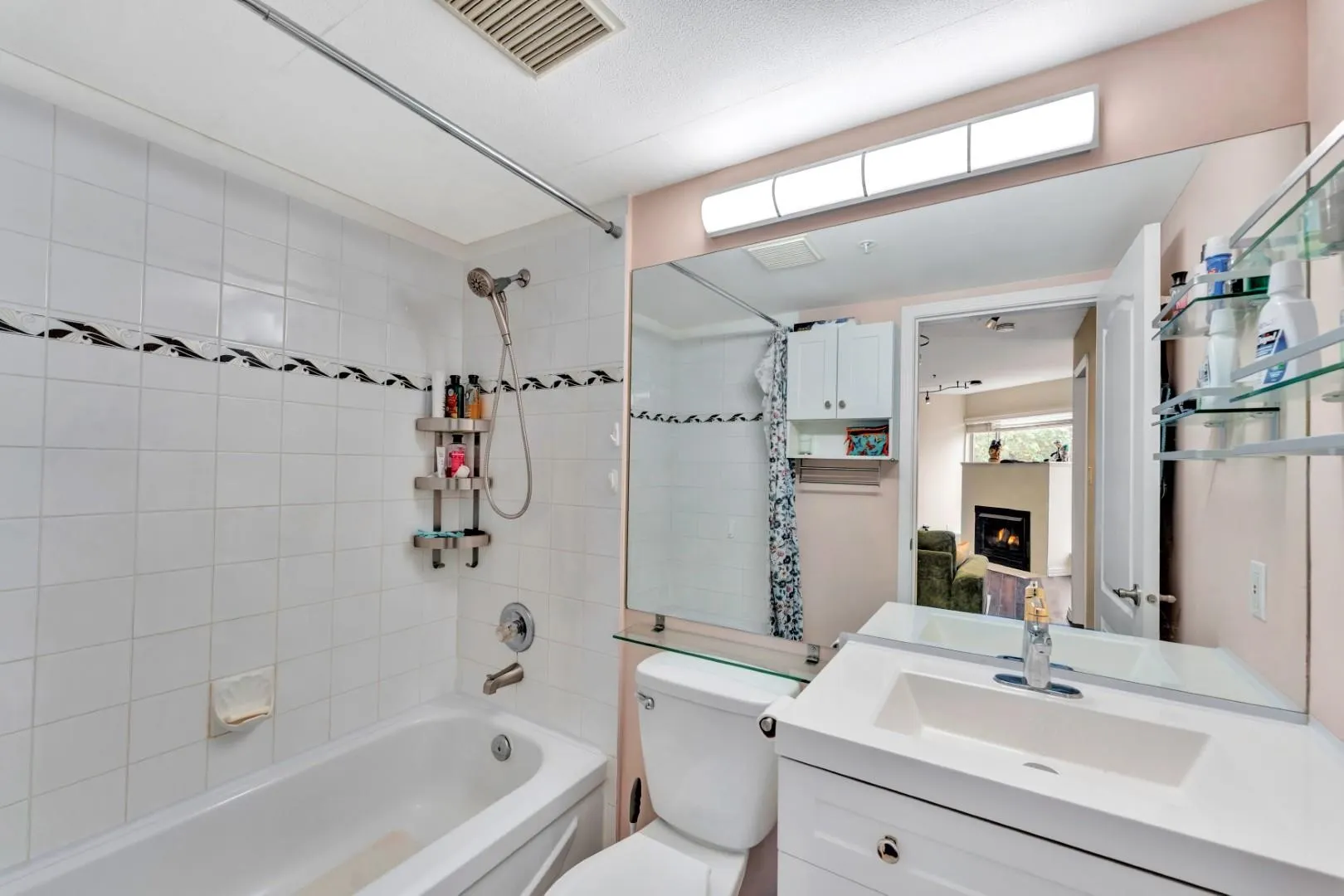 2401 Hawthorne Avenue #203