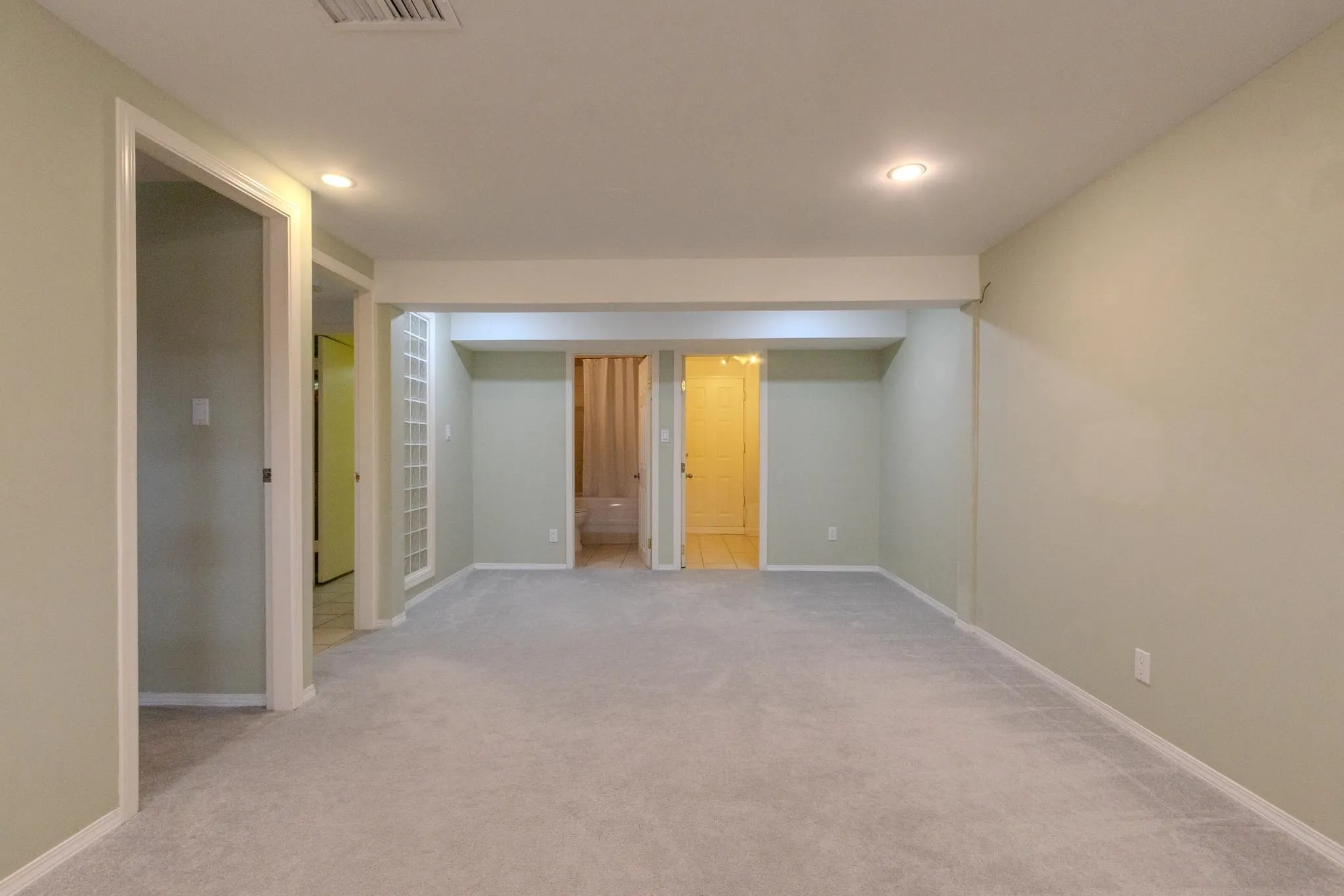 4128 Canterbury Crescent