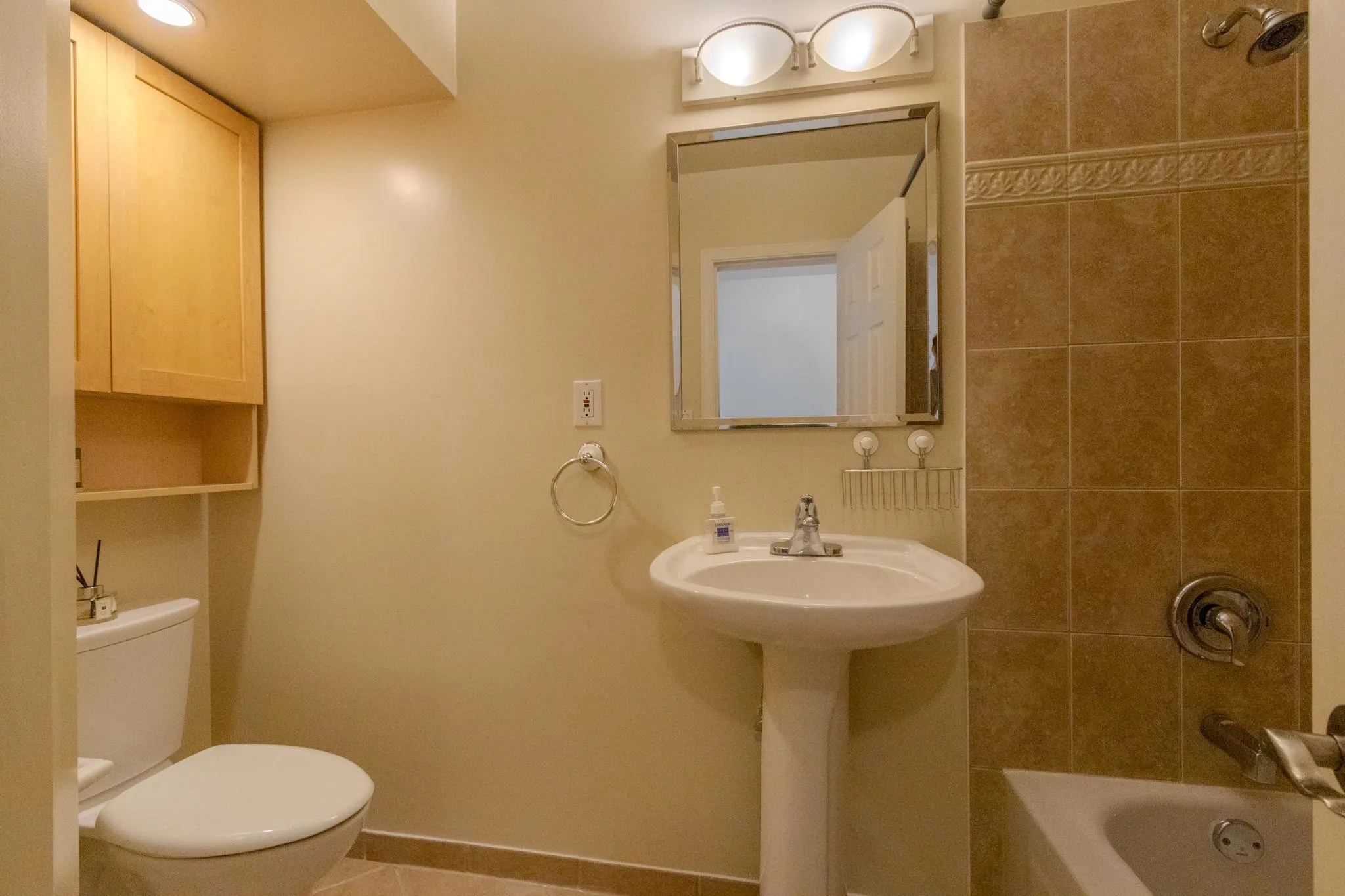 4128 Canterbury Crescent