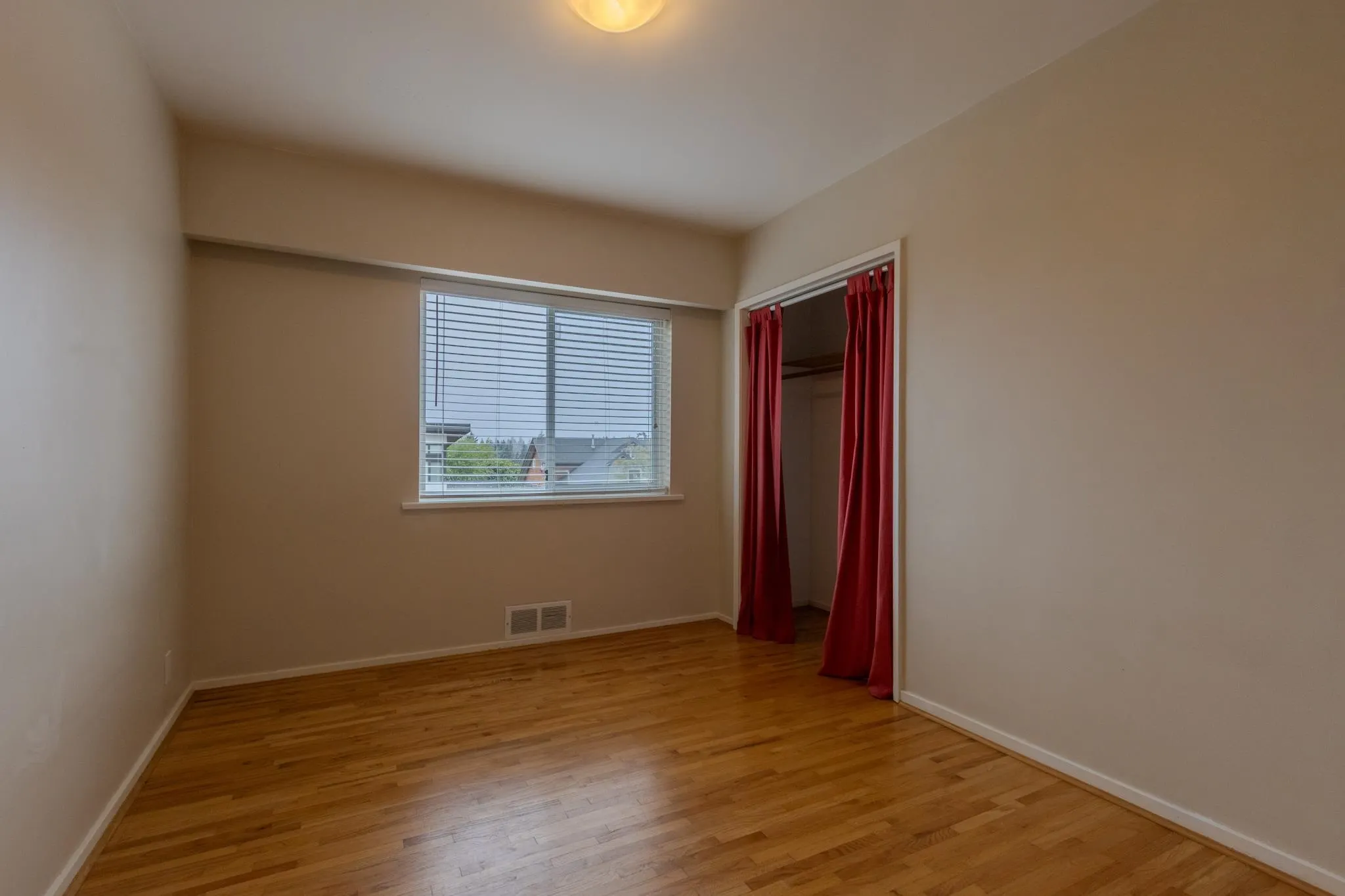 4128 Canterbury Crescent