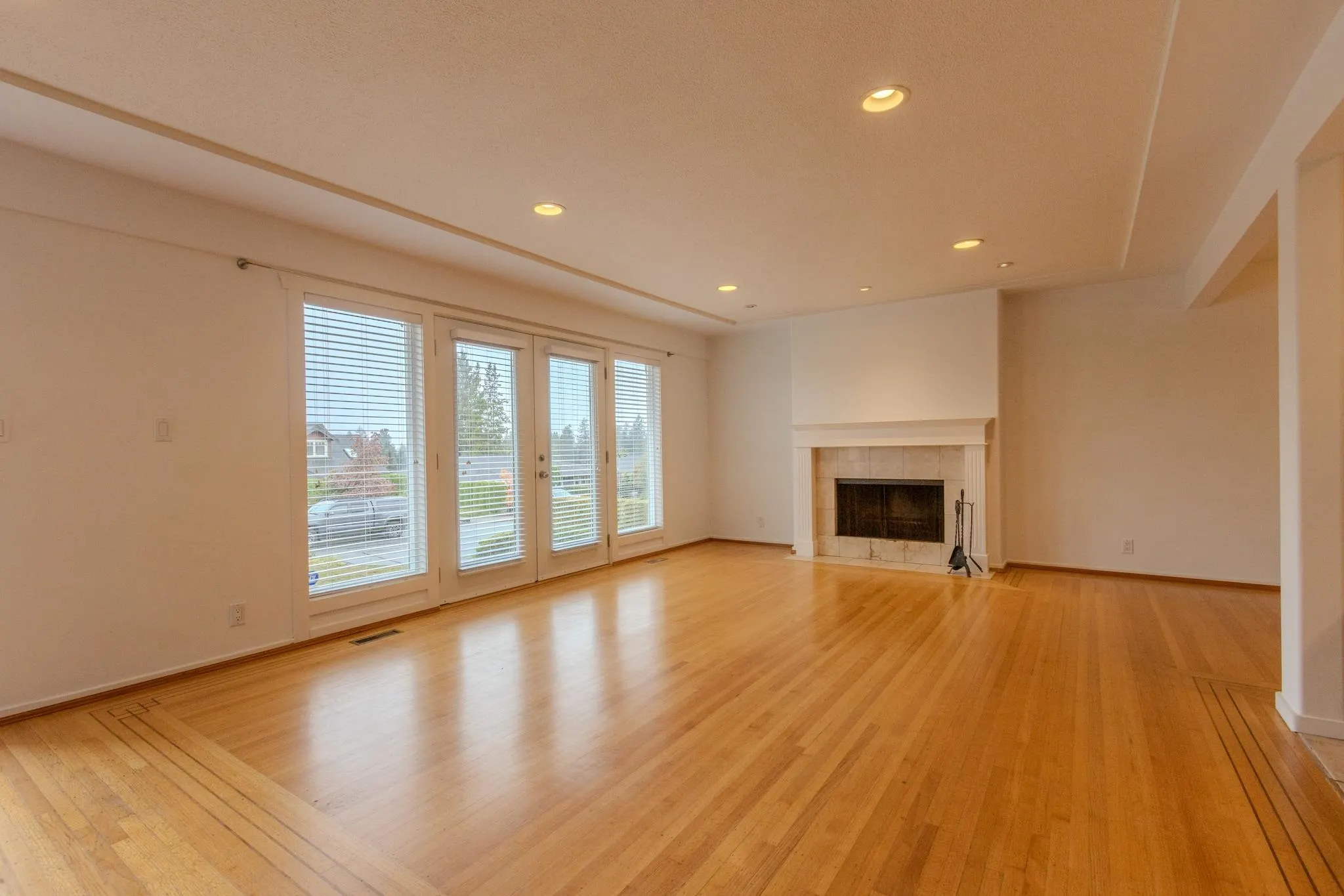 4128 Canterbury Crescent