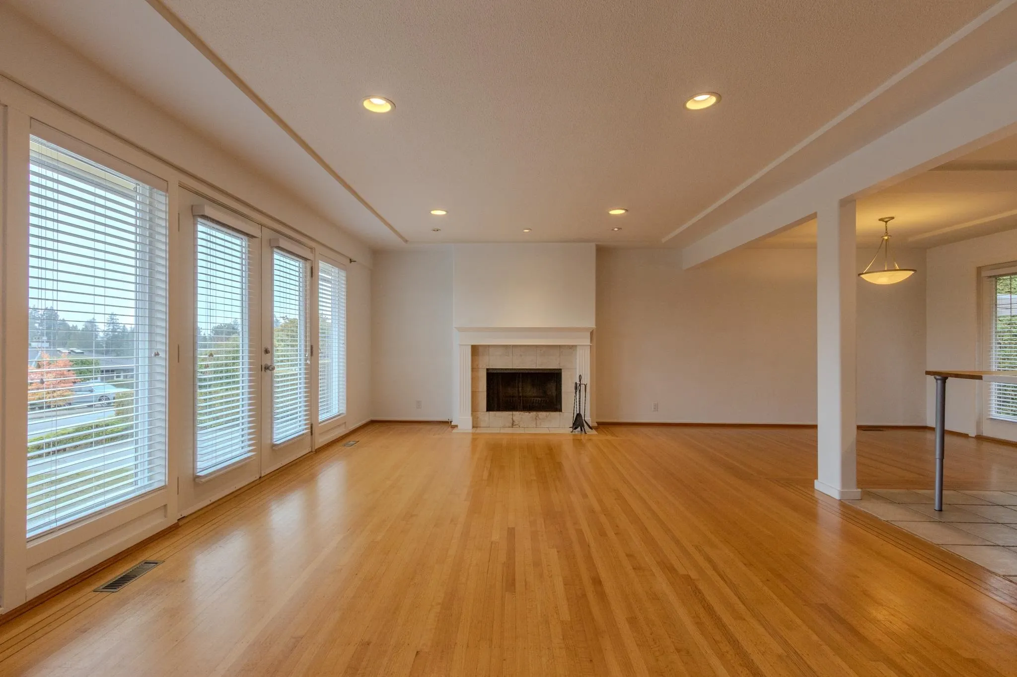 4128 Canterbury Crescent