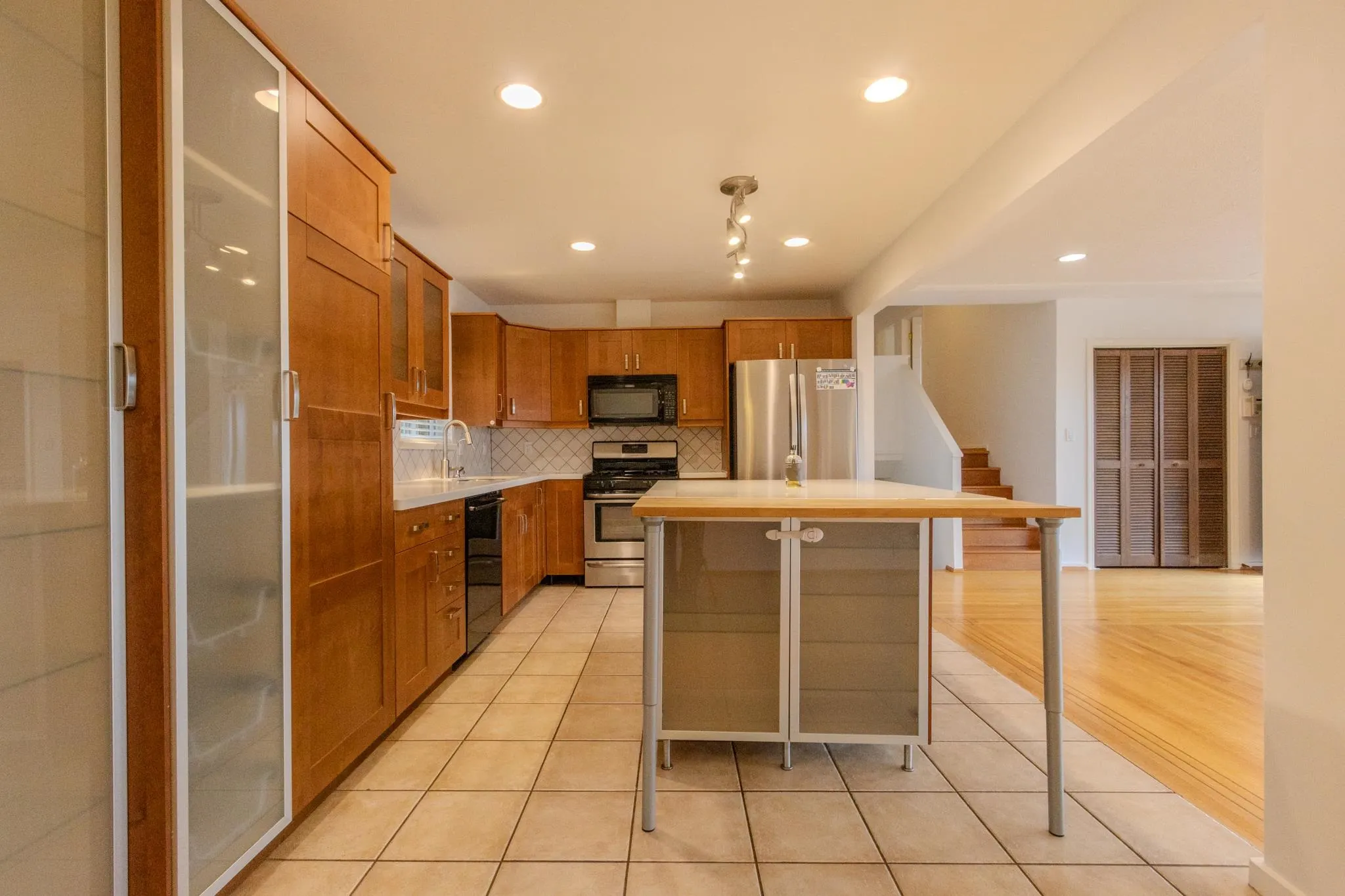 4128 Canterbury Crescent