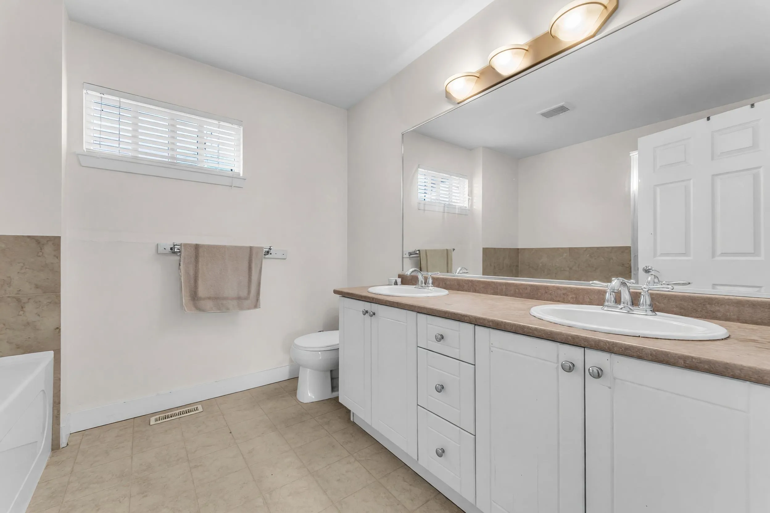 6195 168 Street #35
