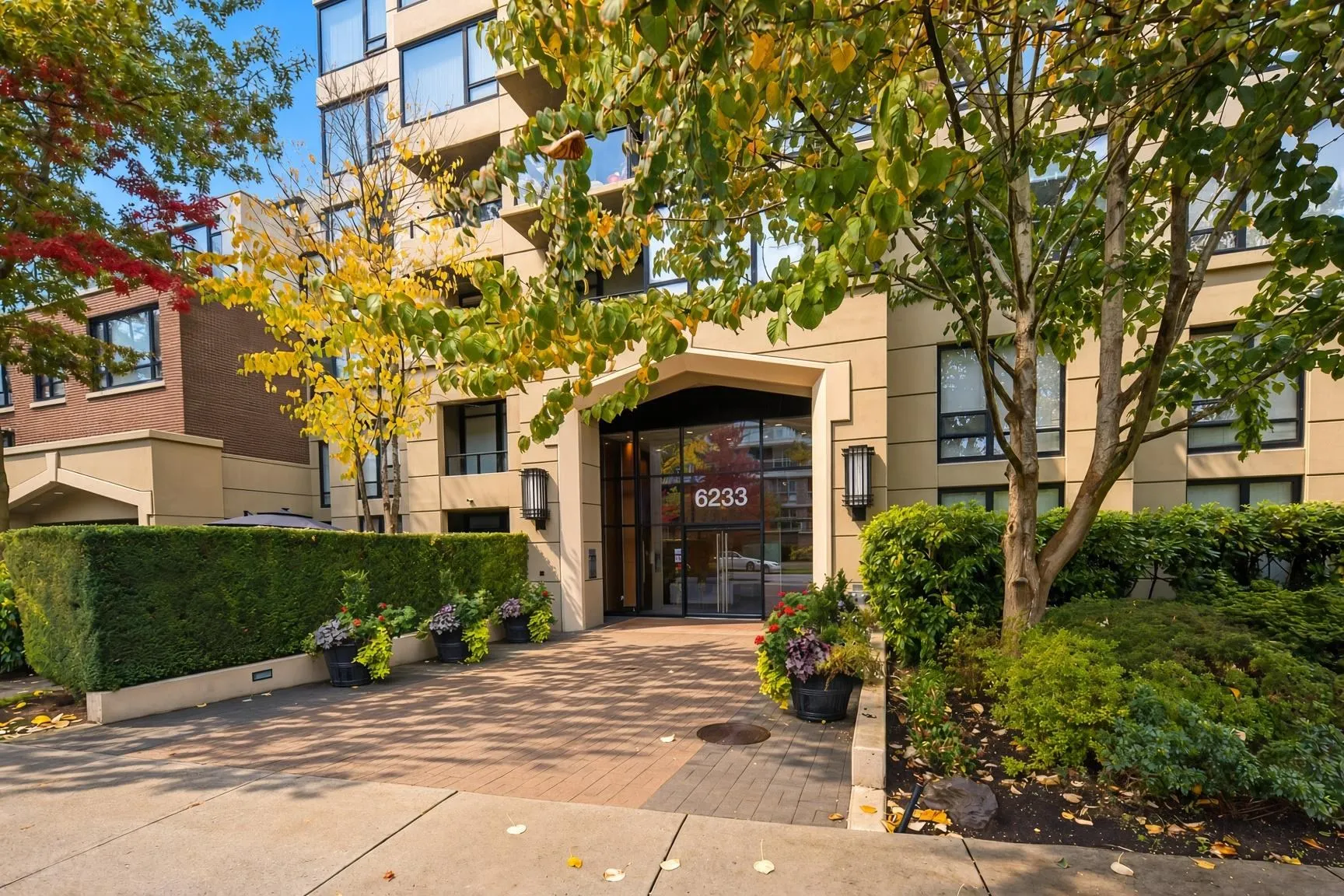 6233 Katsura Street #1003