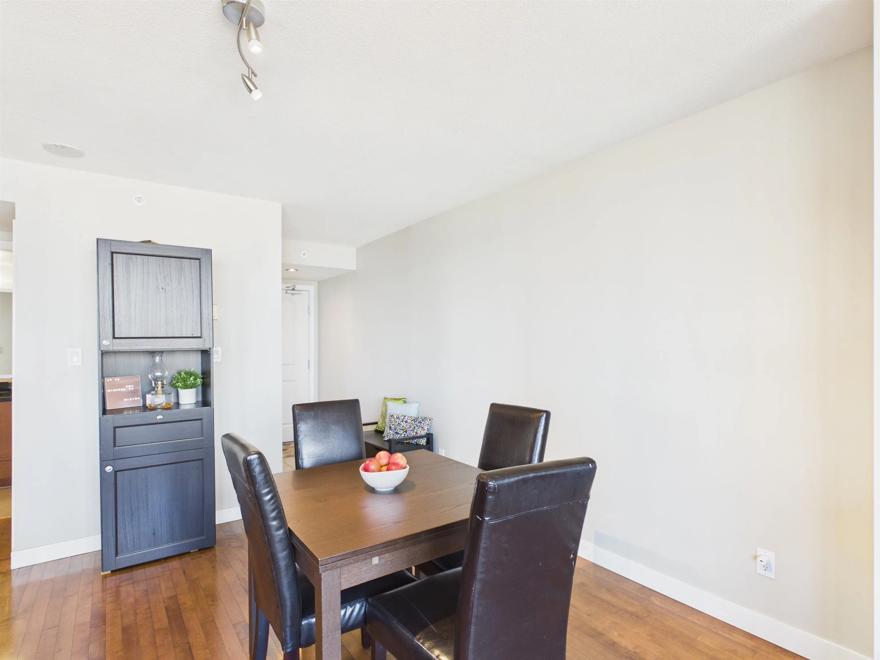 6233 Katsura Street #1003