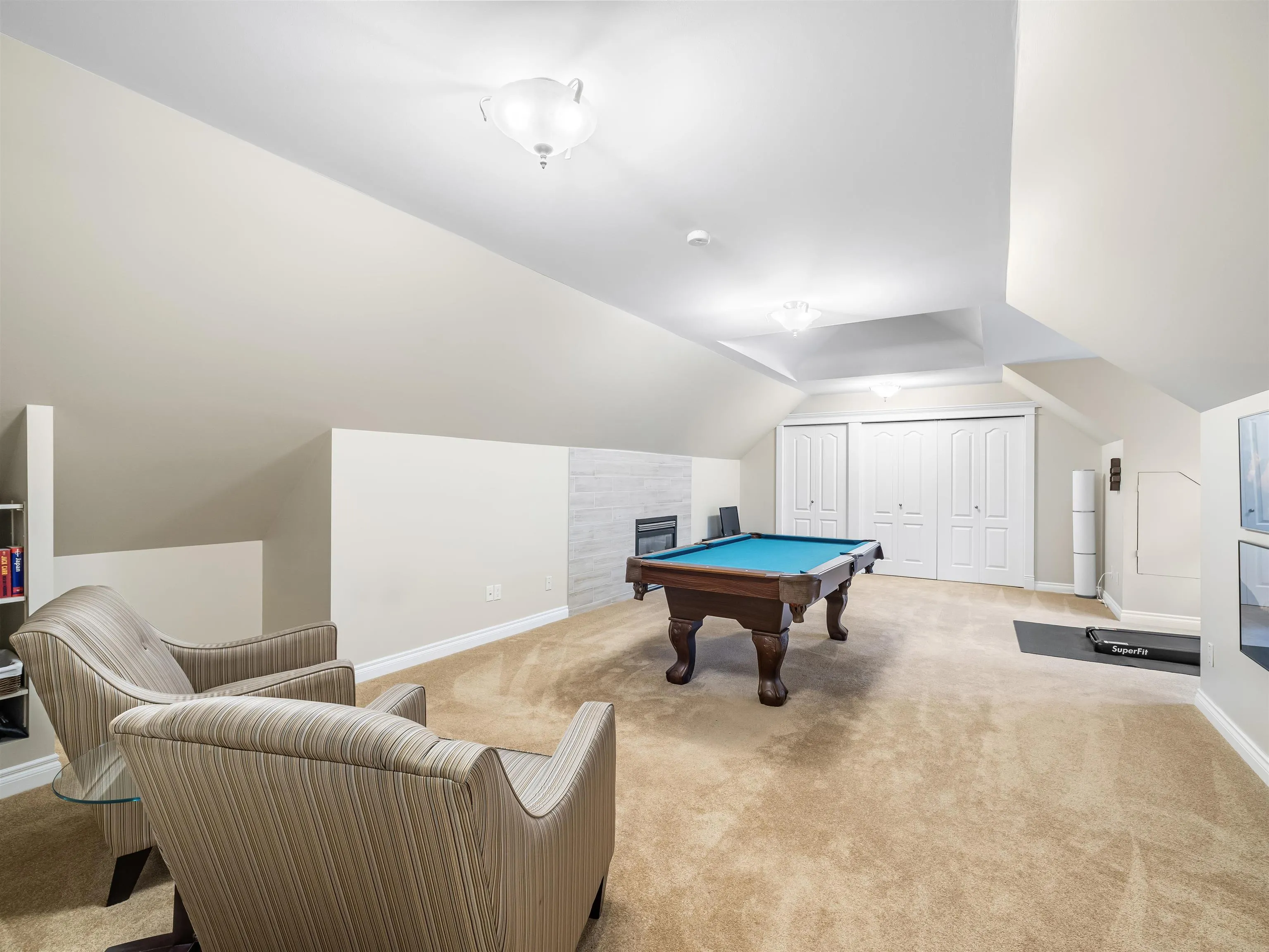 4047 Woodbury Avenue