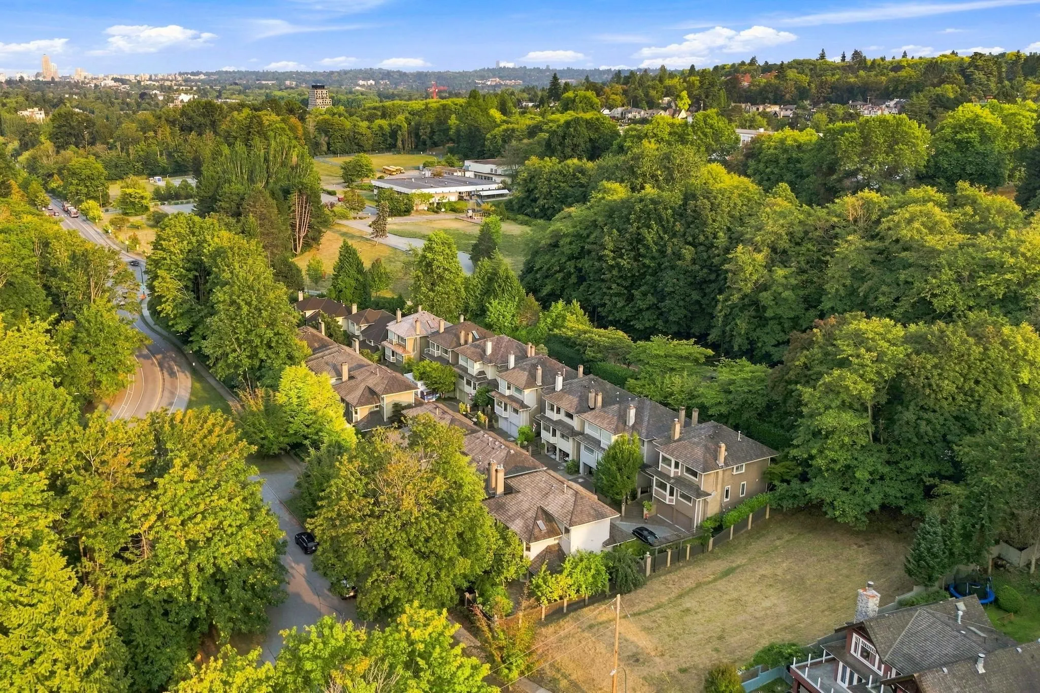 4245 Nautilus Close