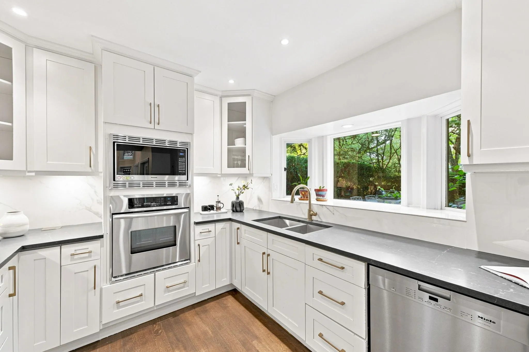 4245 Nautilus Close
