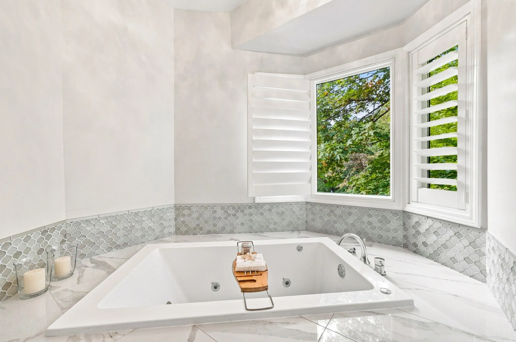 4245 Nautilus Close