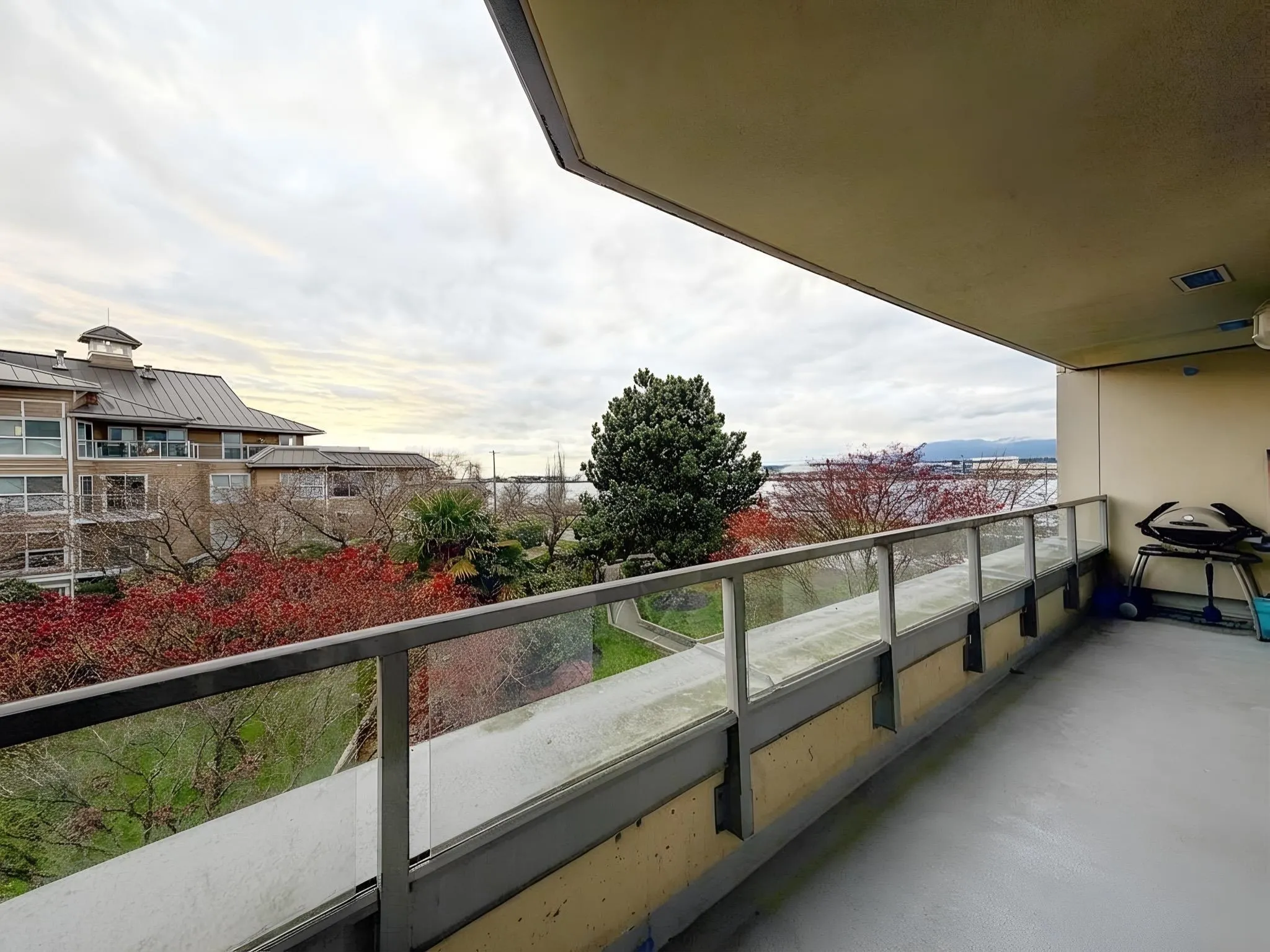 5860 Dover Crescent #307