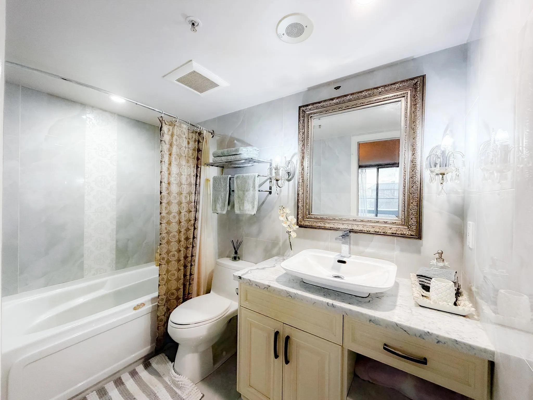5860 Dover Crescent #307