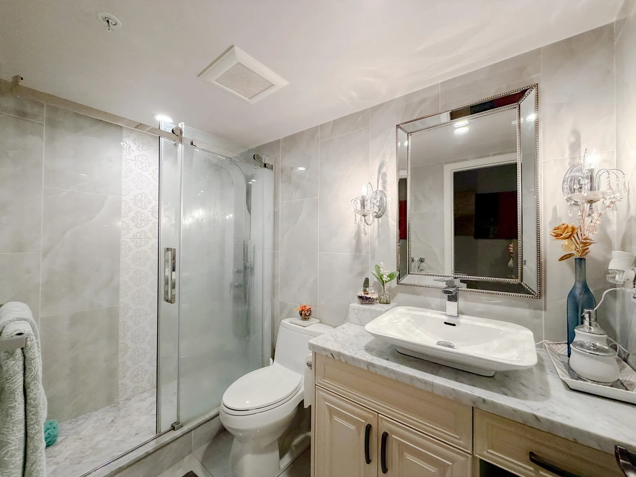 5860 Dover Crescent #307