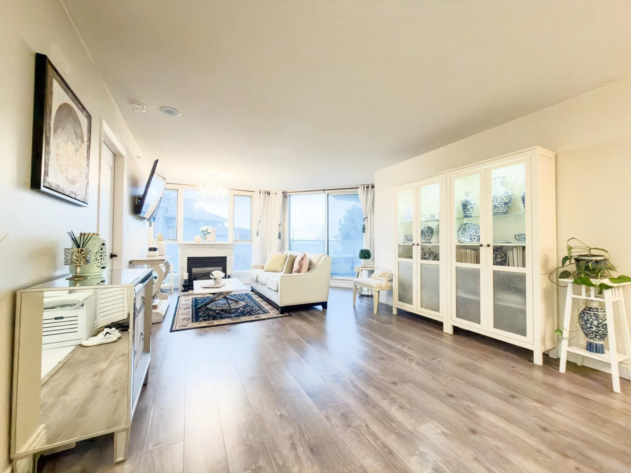 5860 Dover Crescent #307