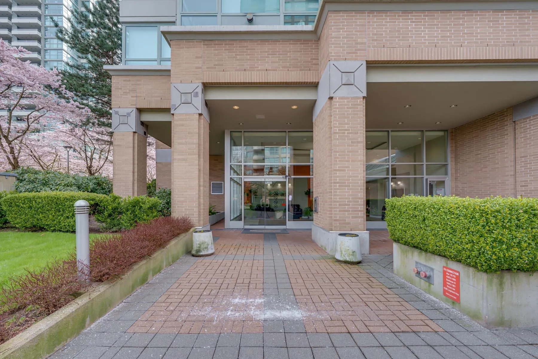 4398 Buchanan Street #2105