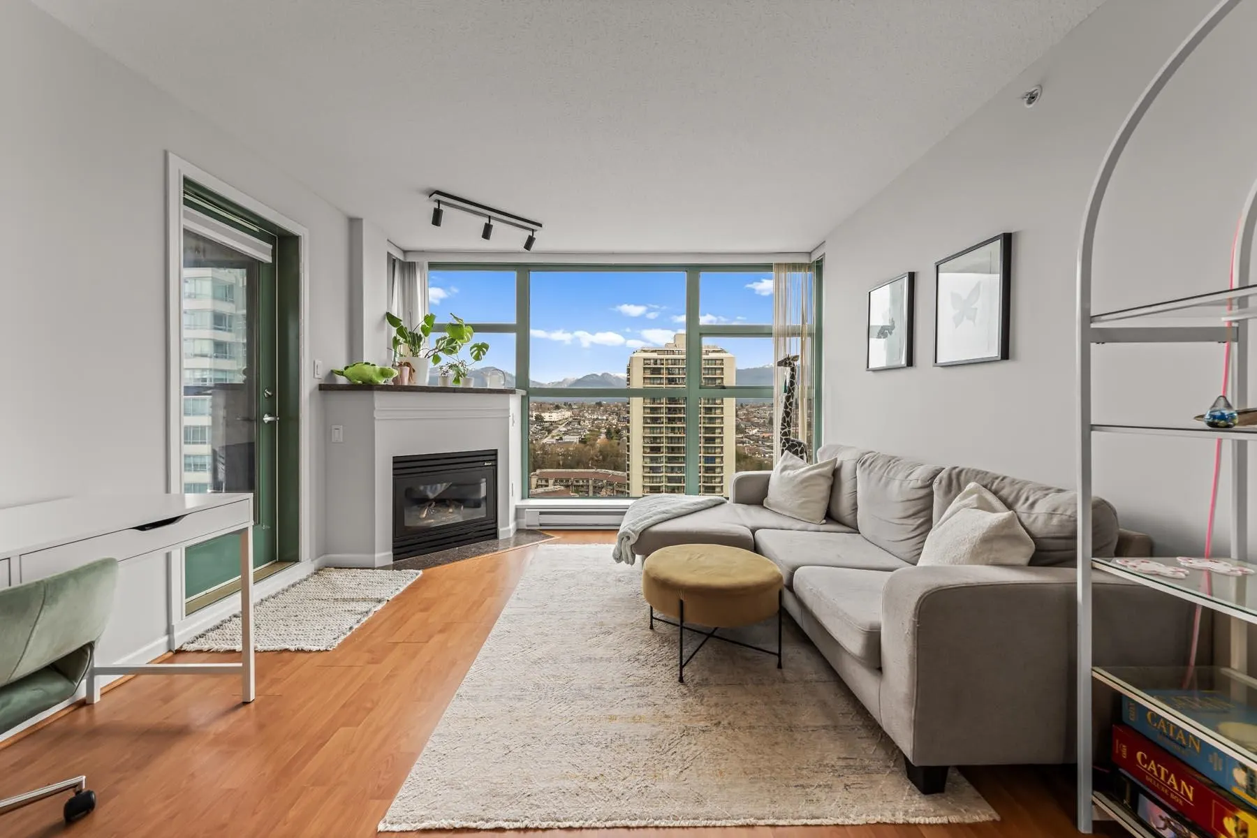 4398 Buchanan Street #2105
