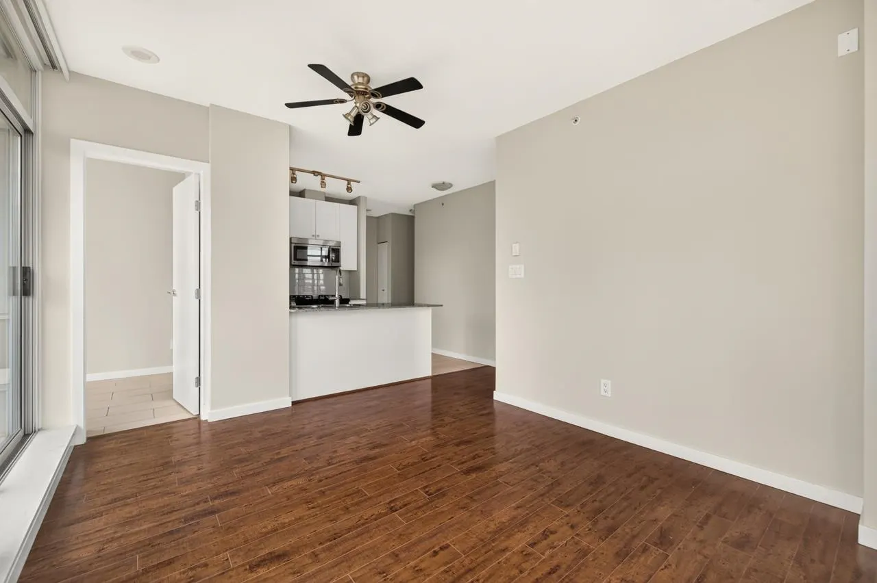 480 Robson Street #1201