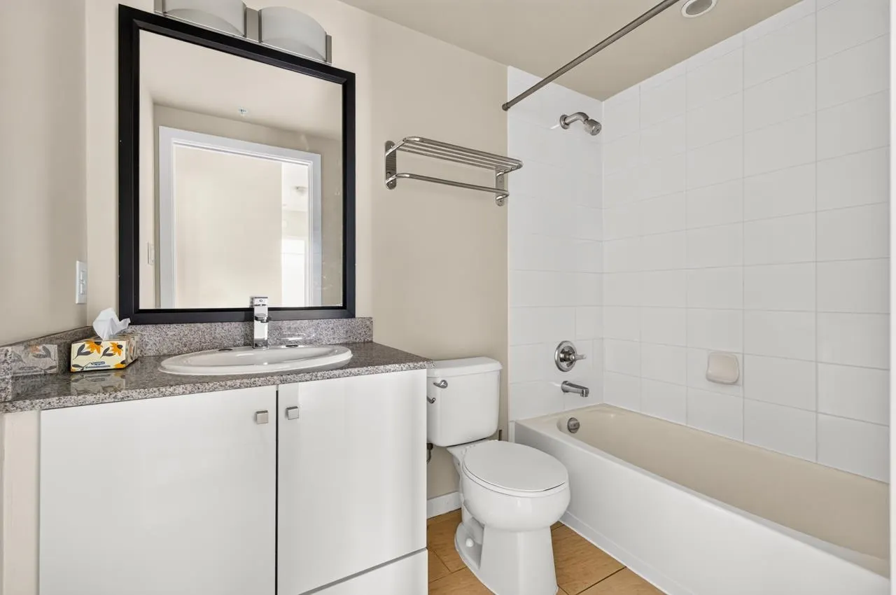 480 Robson Street #1201