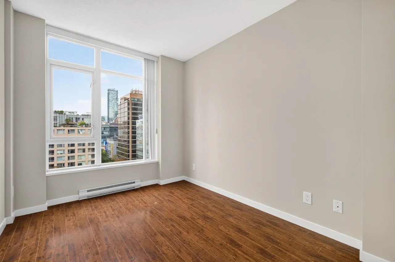 480 Robson Street #1201