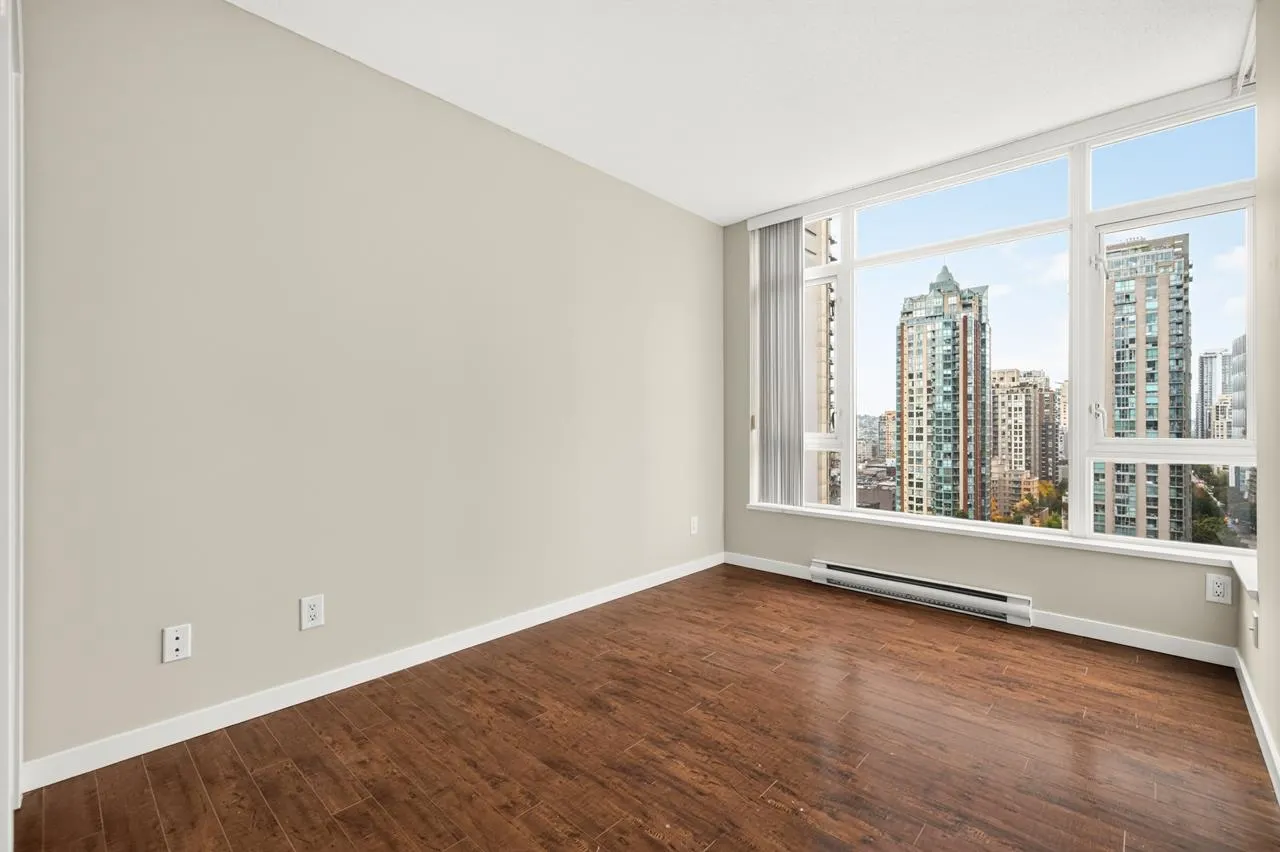 480 Robson Street #1201