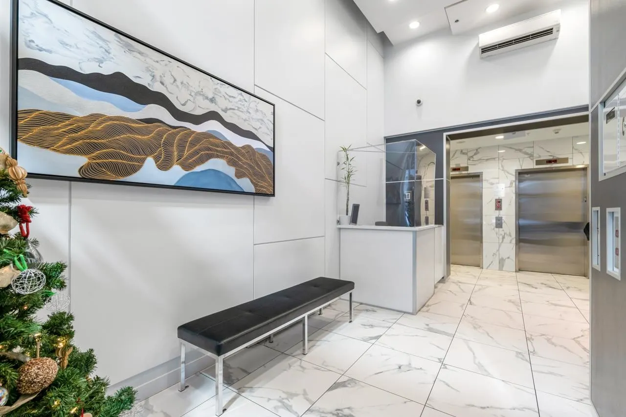 480 Robson Street #1201
