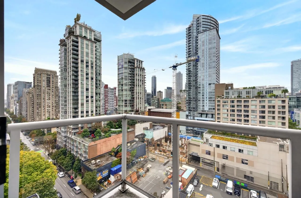 480 Robson Street #1201