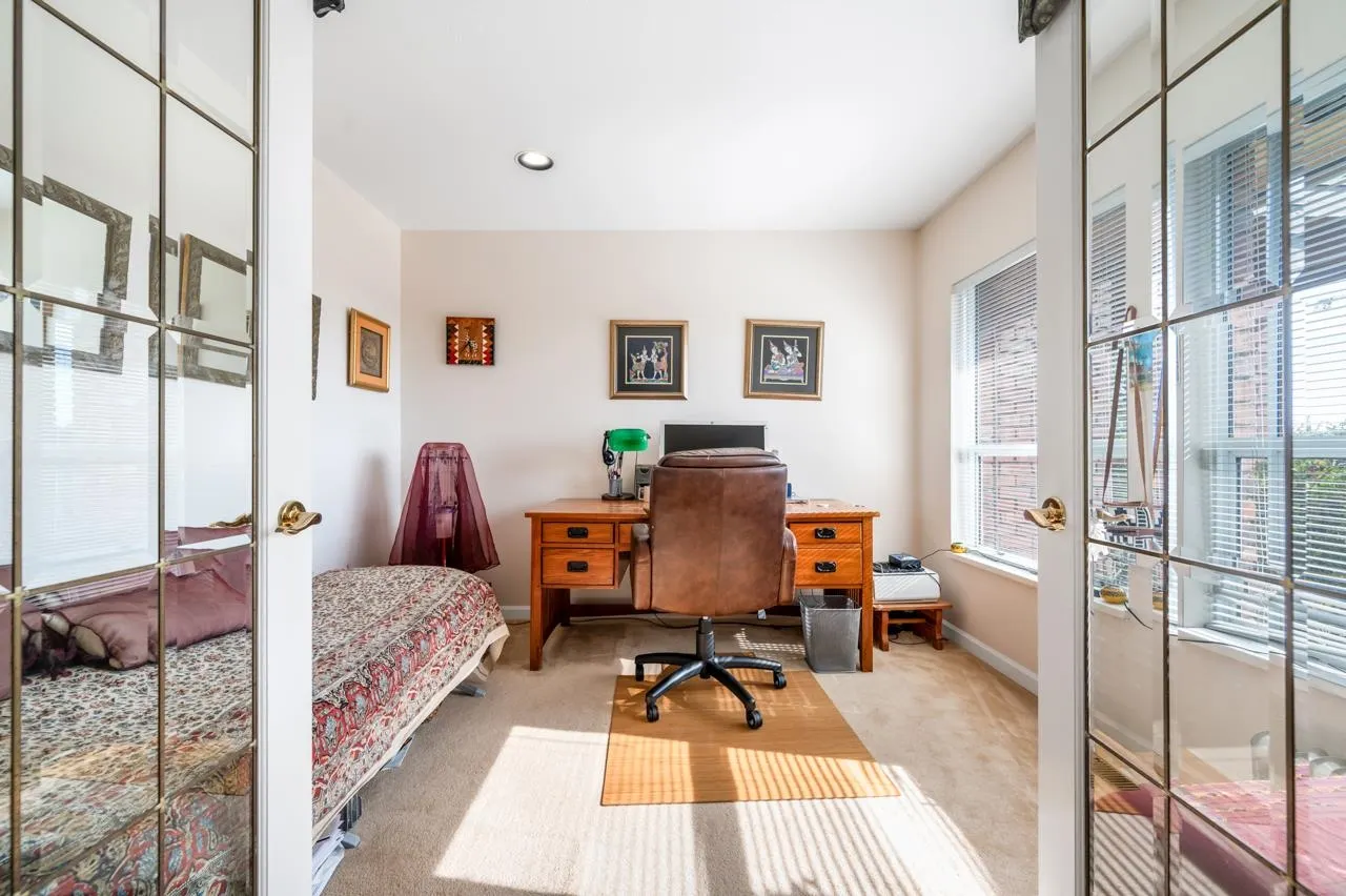4815 Headland Close