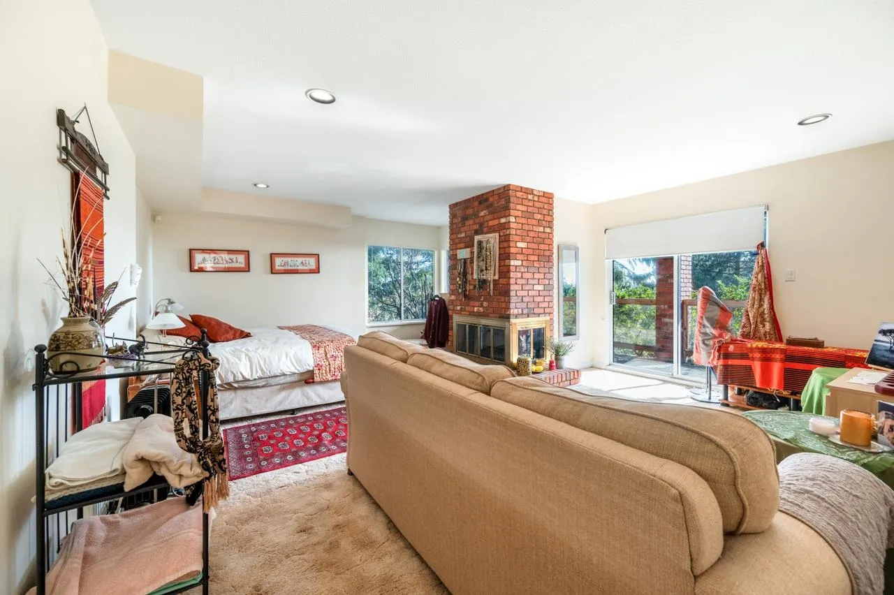 4815 Headland Close