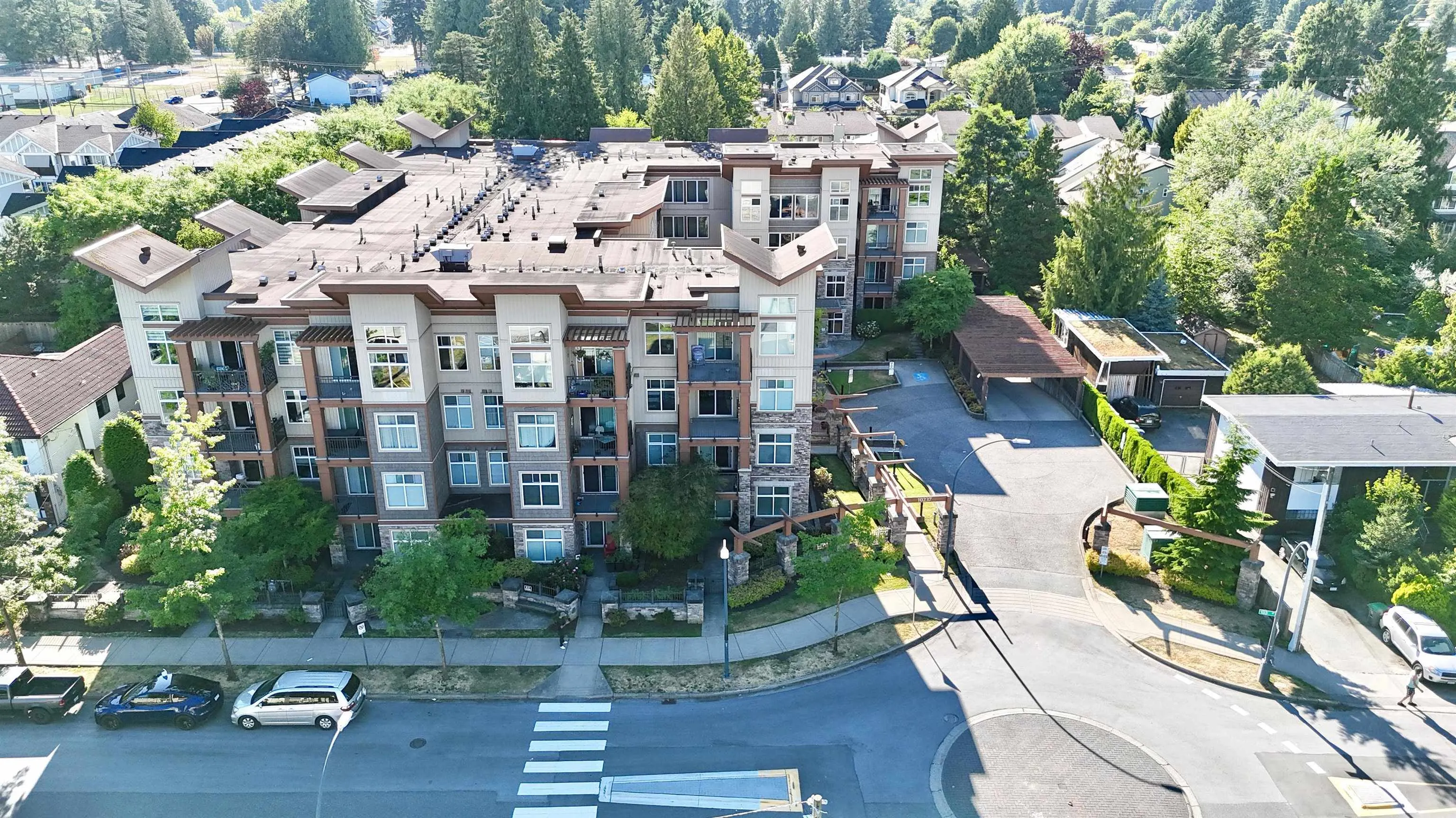 10237 133 Street #415