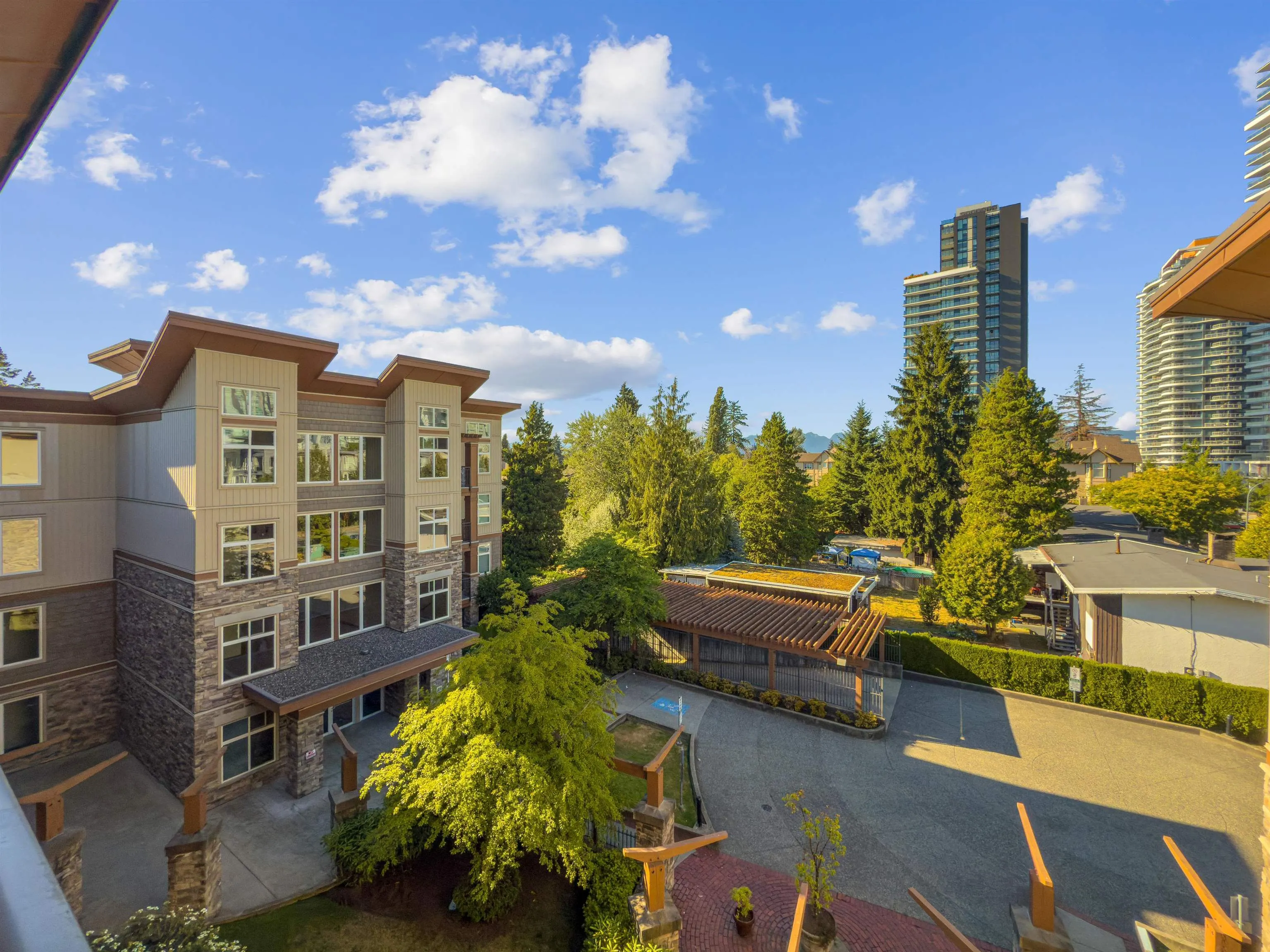 10237 133 Street #415