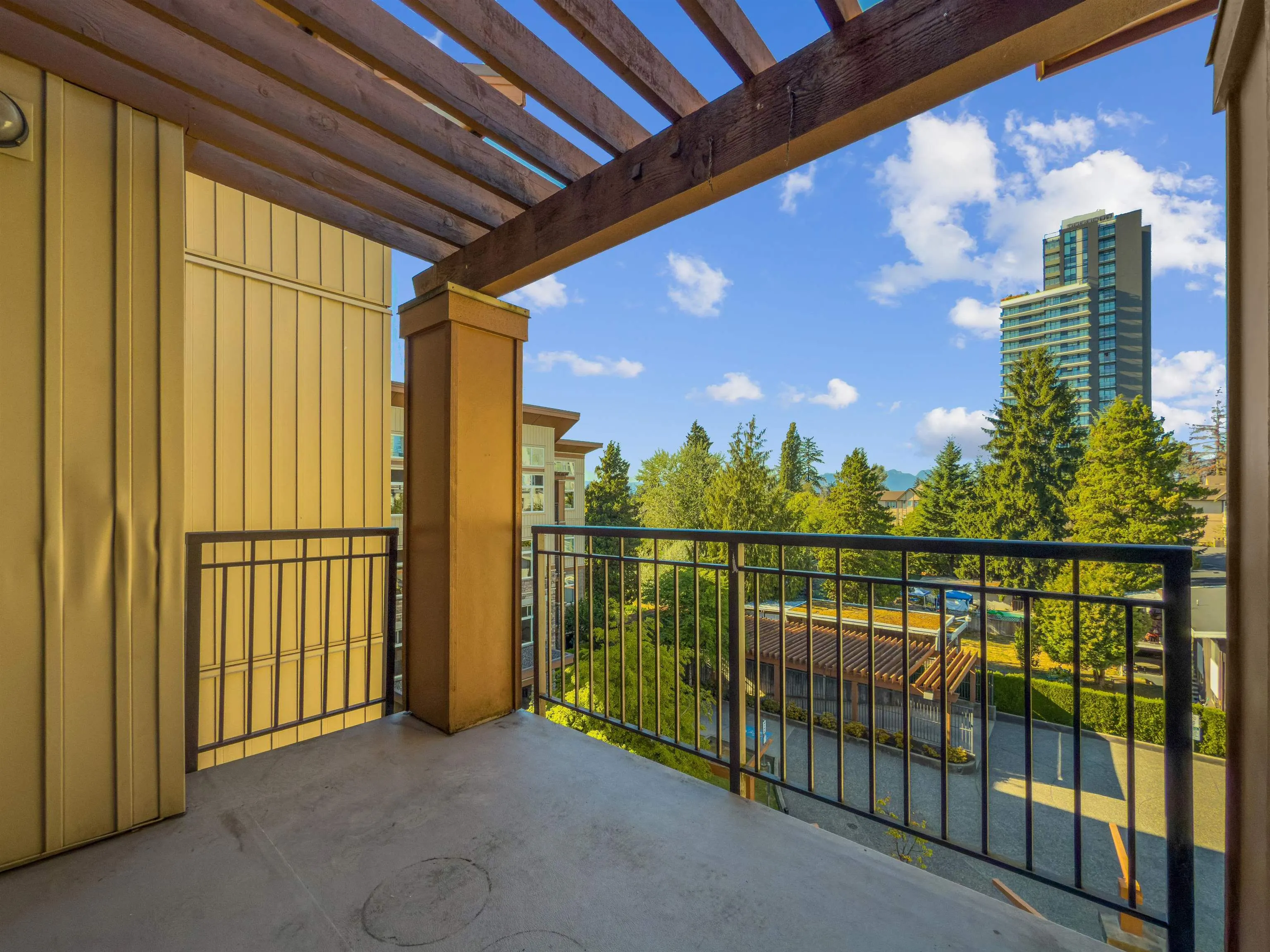 10237 133 Street #415