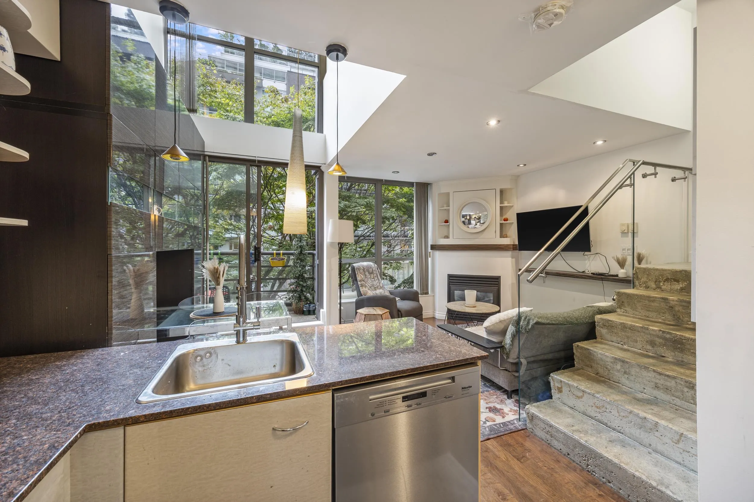 501 Pacific Street #203