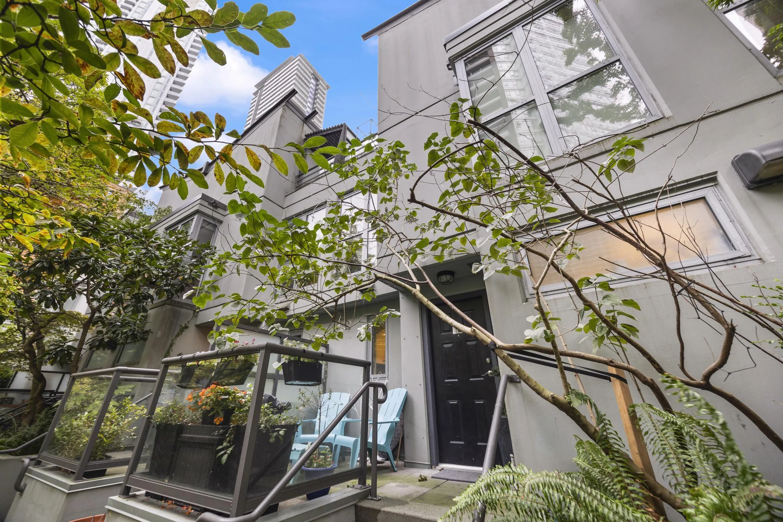 501 Pacific Street #203