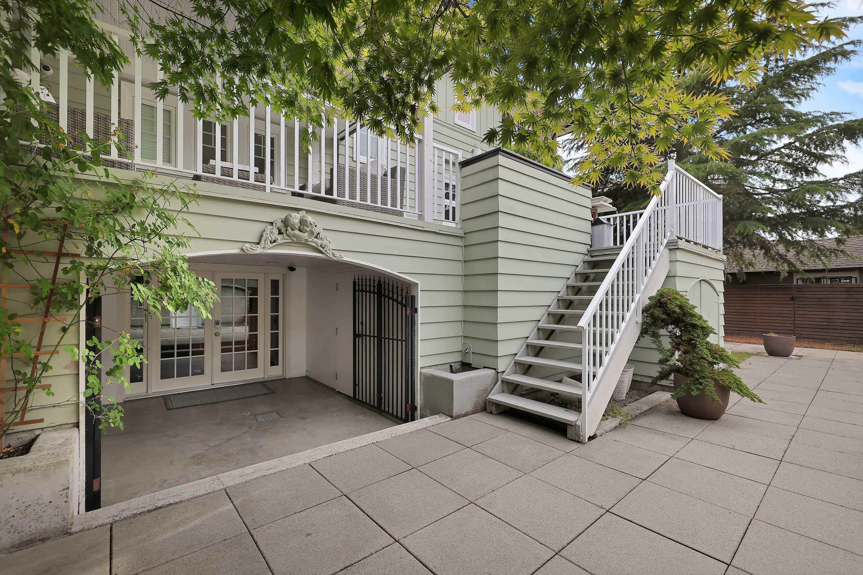 1407 W 33rd Avenue