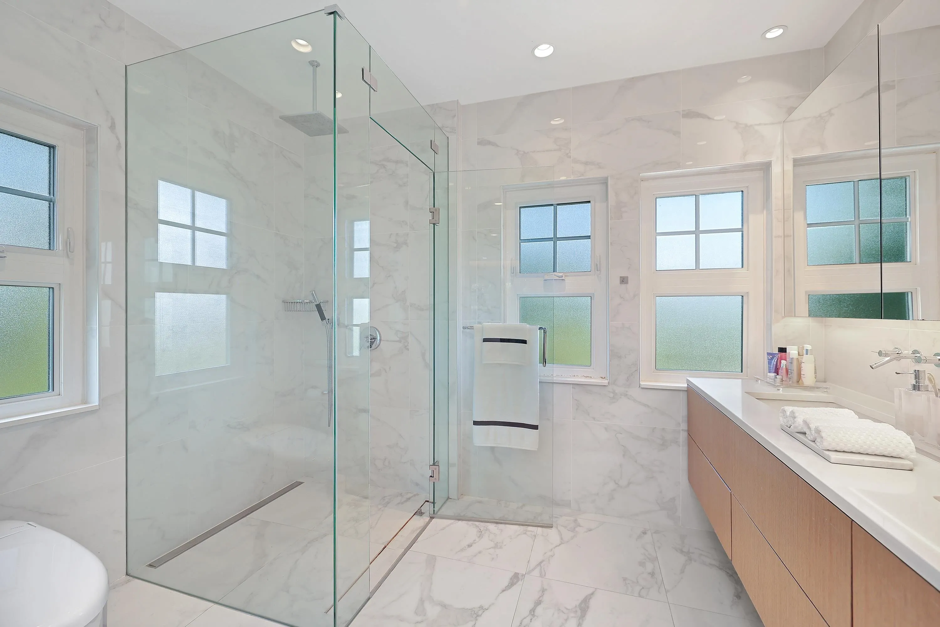 1407 W 33rd Avenue