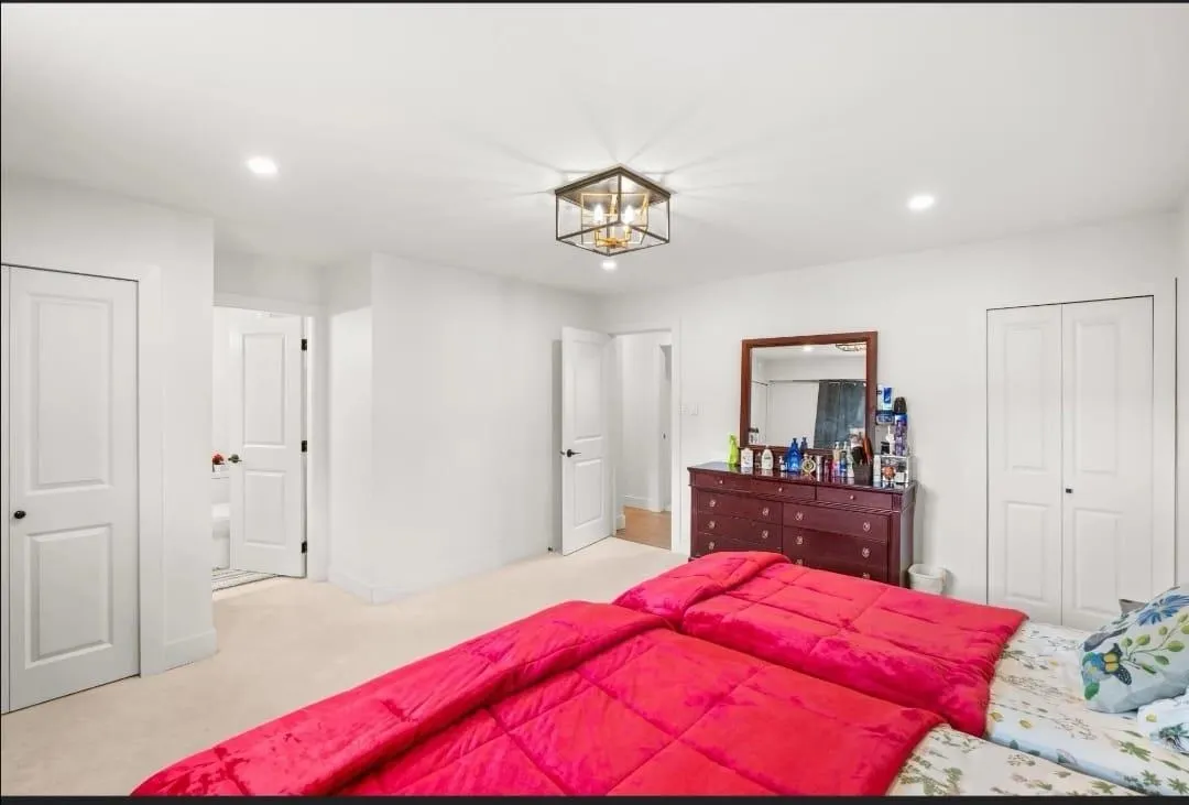 1106 Duthie Avenue #Upper