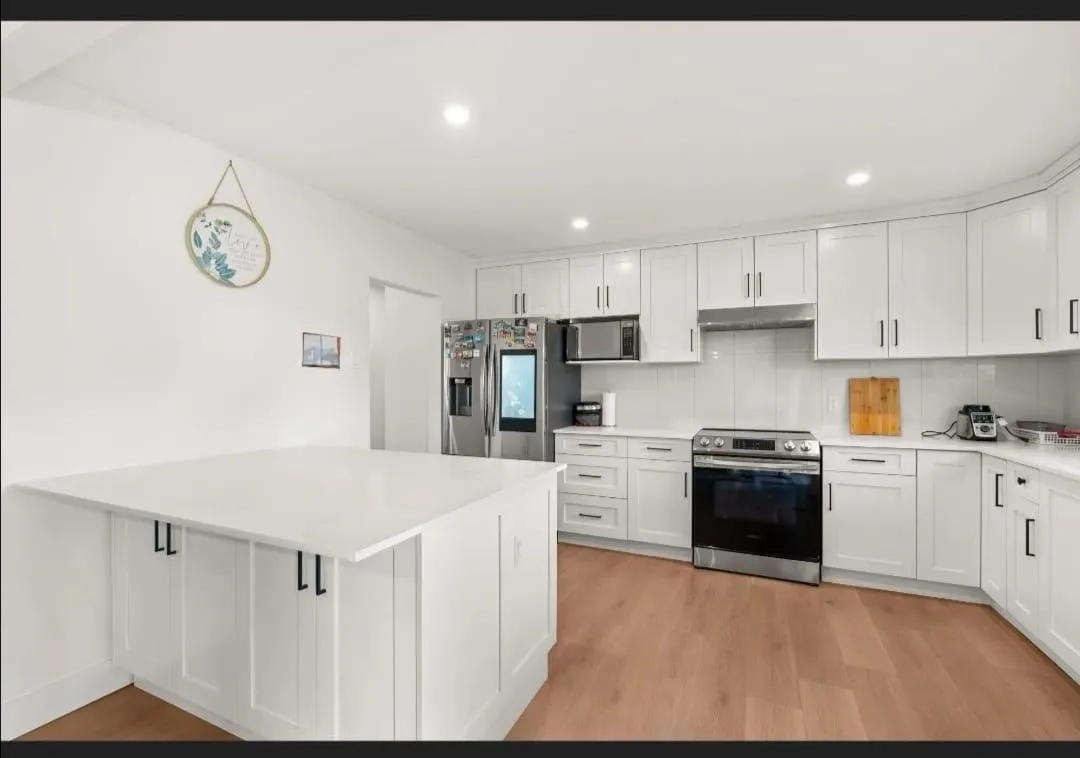 1106 Duthie Avenue #Upper