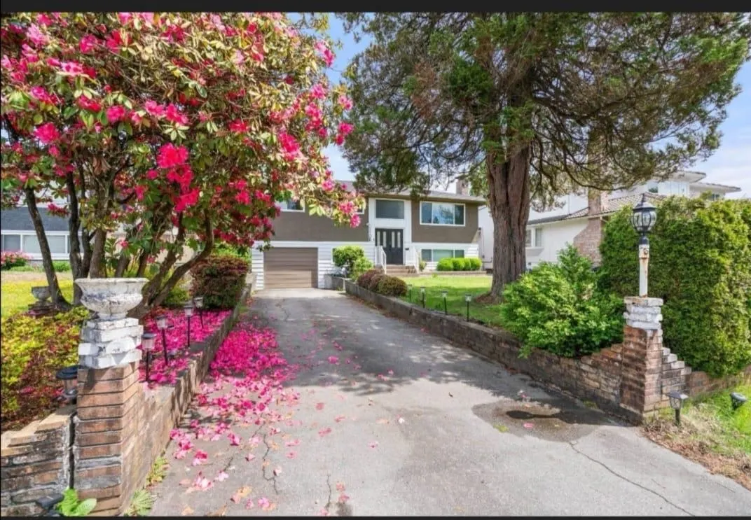 1106 Duthie Avenue #Upper