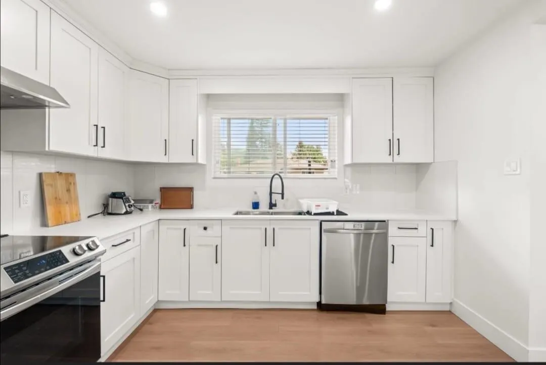 1106 Duthie Avenue #Upper