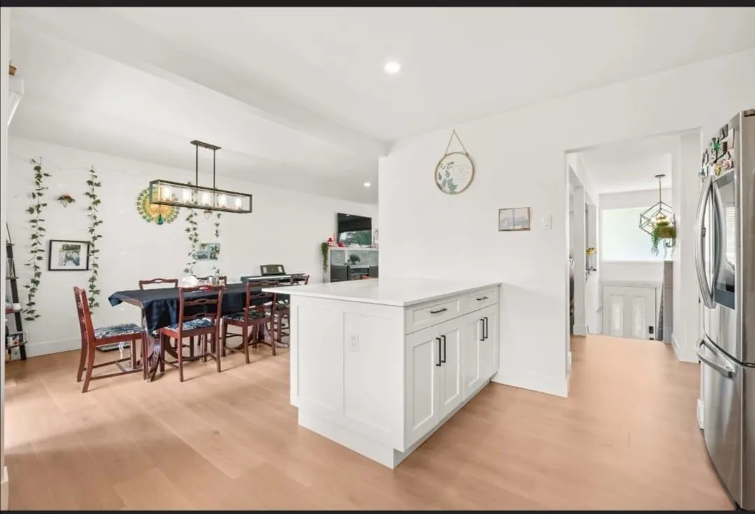 1106 Duthie Avenue #Upper
