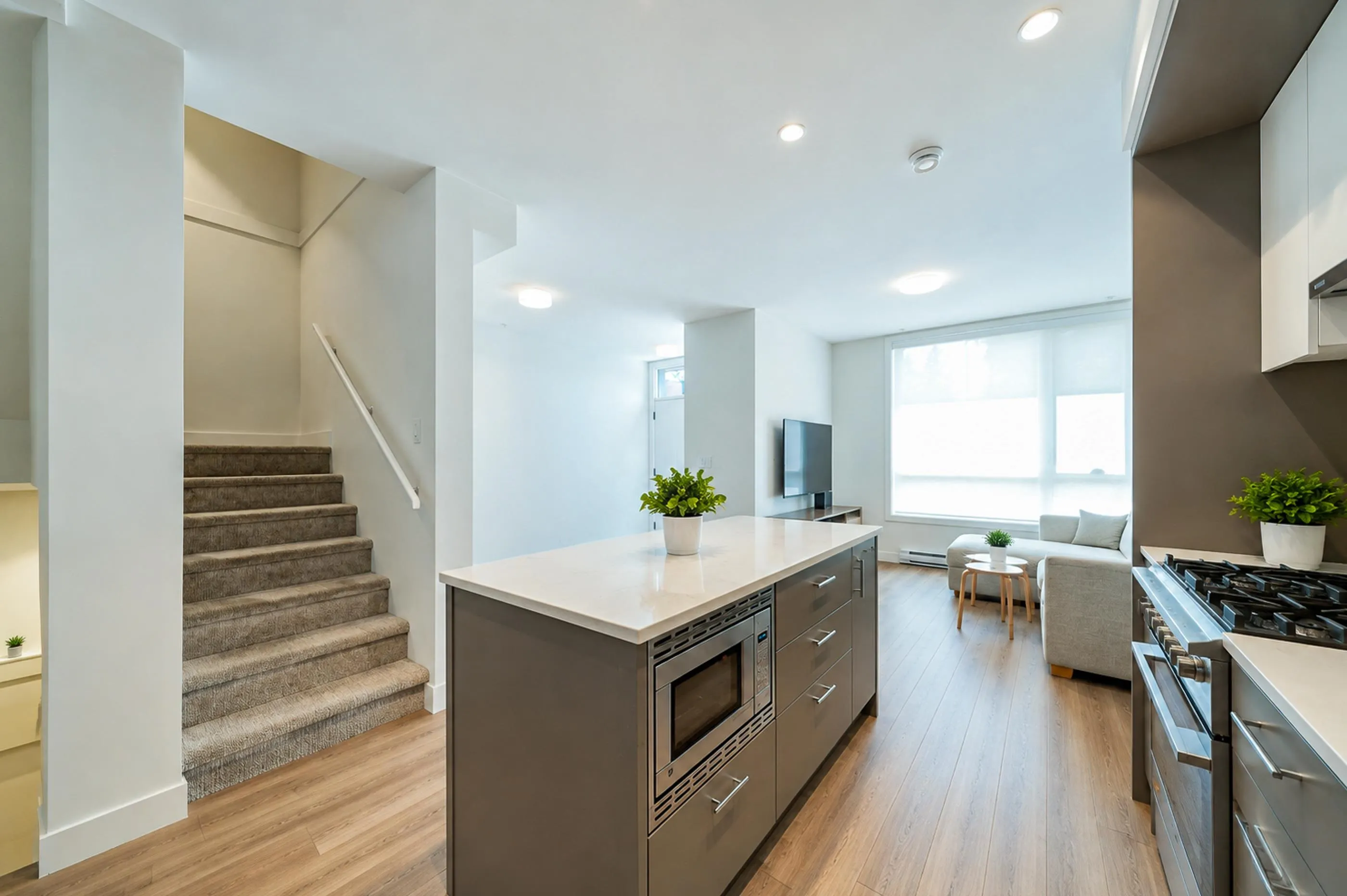 6085 Irmin Street #302