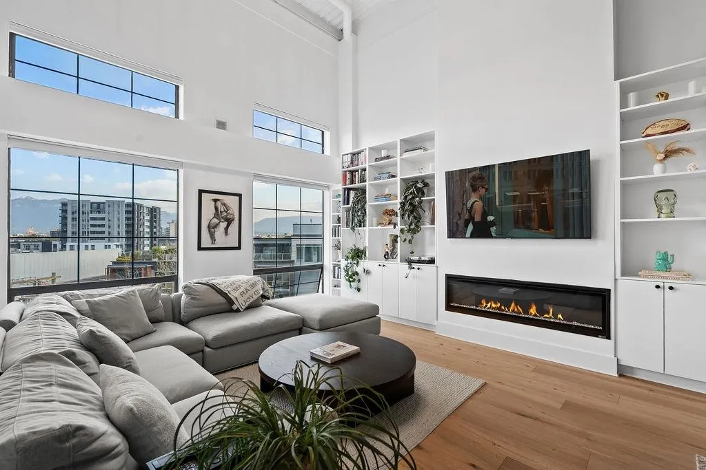 237 E 4th Avenue #417