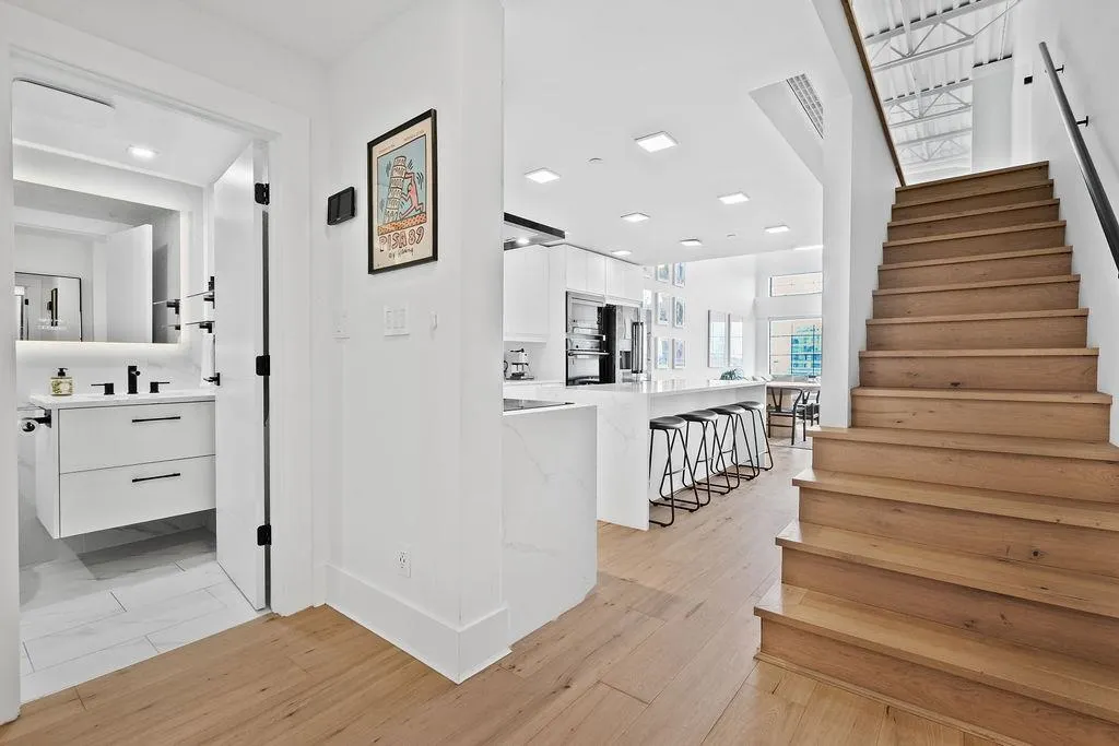 237 E 4th Avenue #417