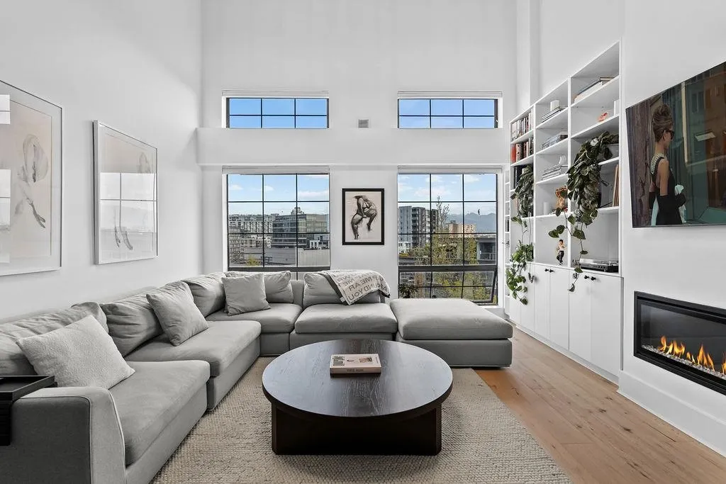 237 E 4th Avenue #417