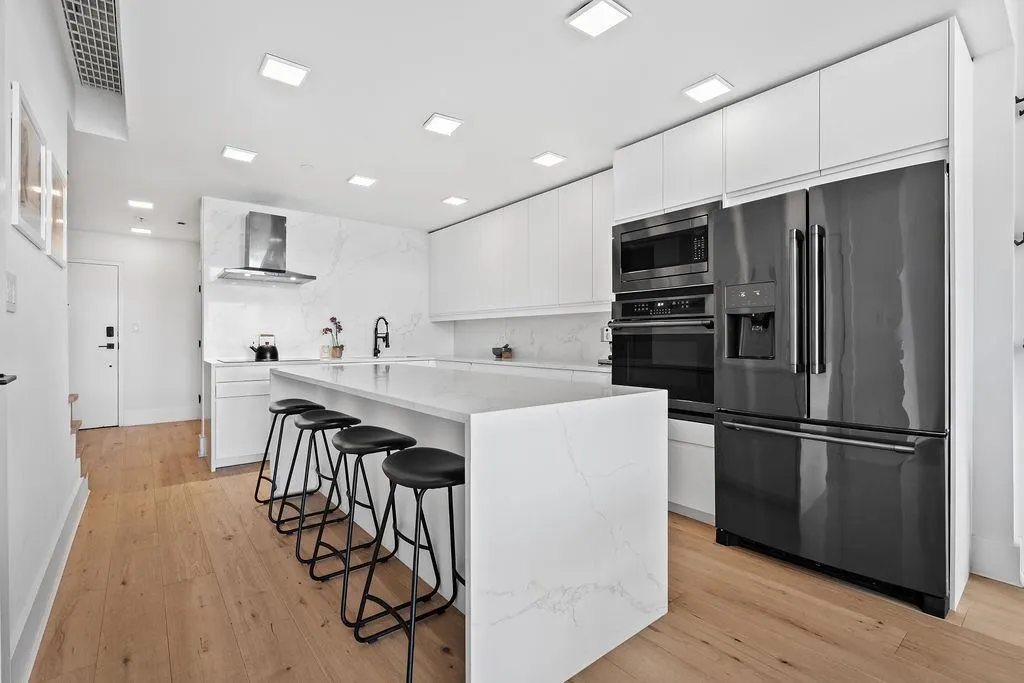 237 E 4th Avenue #417