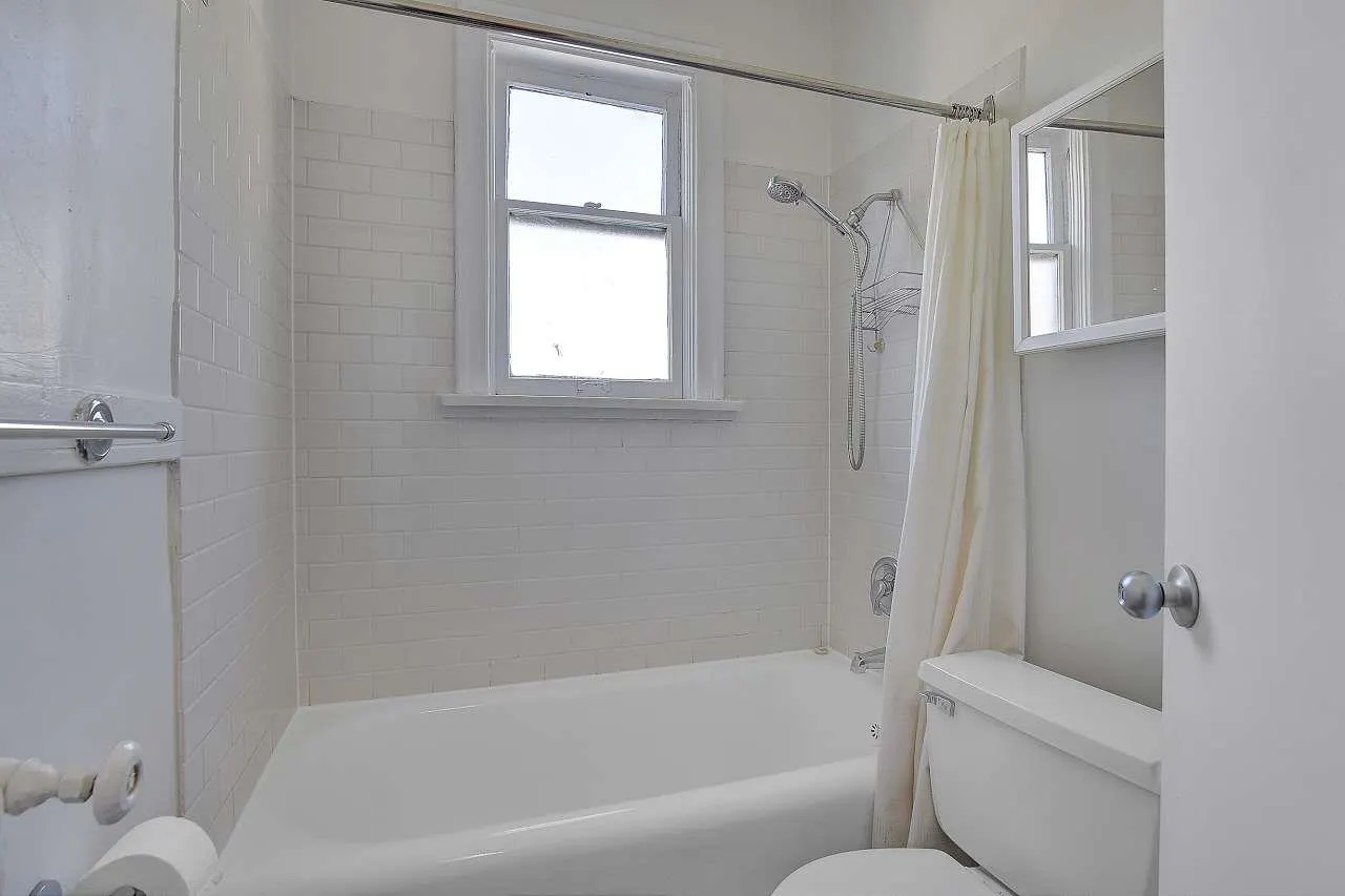 935 Jervis Street #15